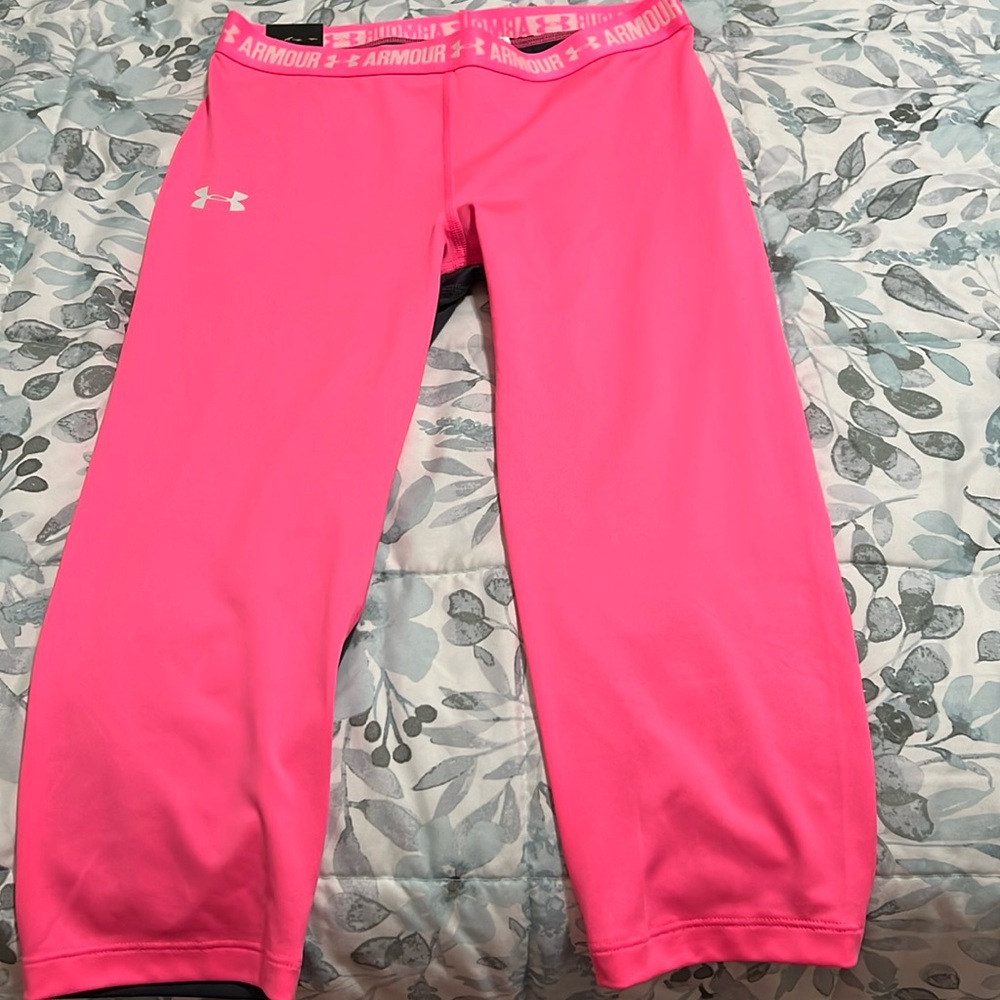 Under Armour Girls' HeatGear Capri, Size YLG